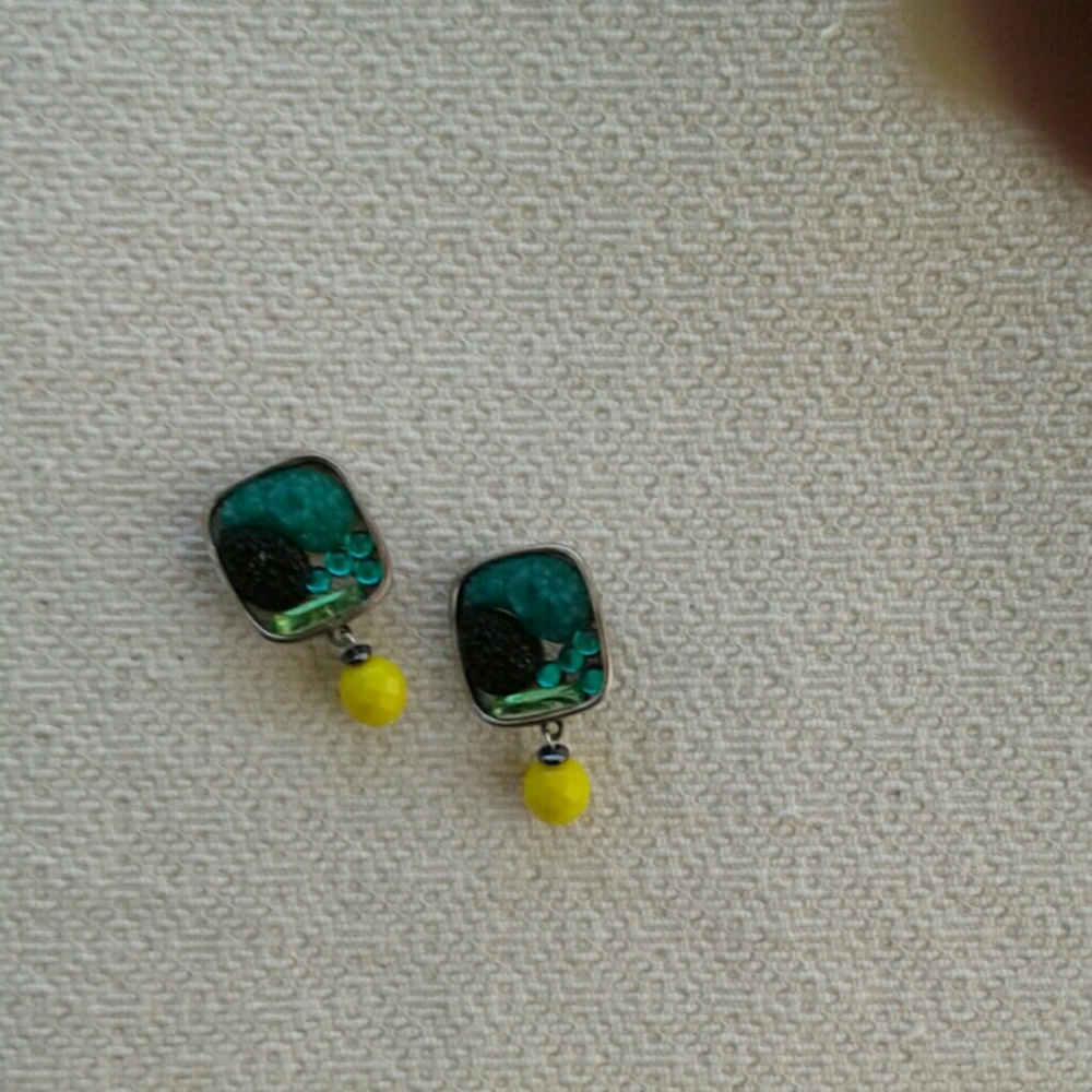 Jamaica Isle Clip On Earrings